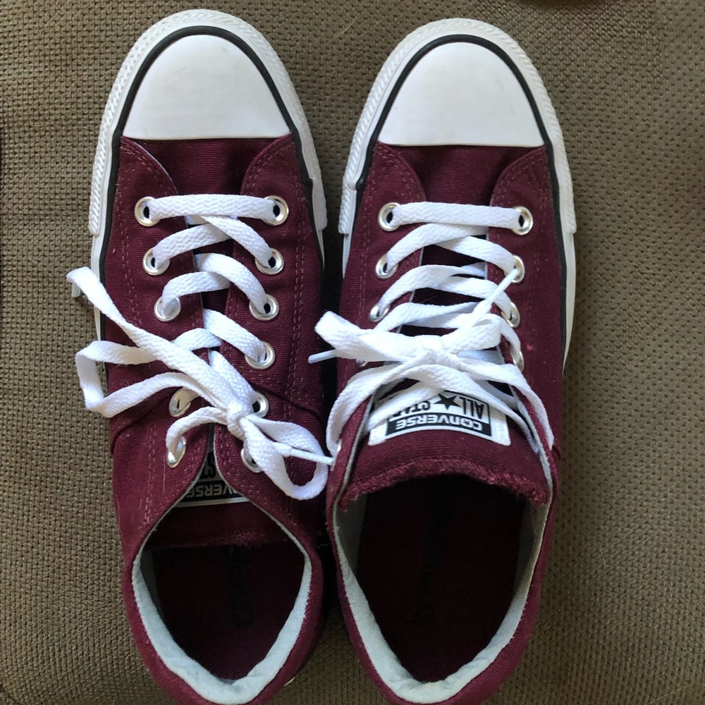 Women’s Converse All Stars LIKE NEW